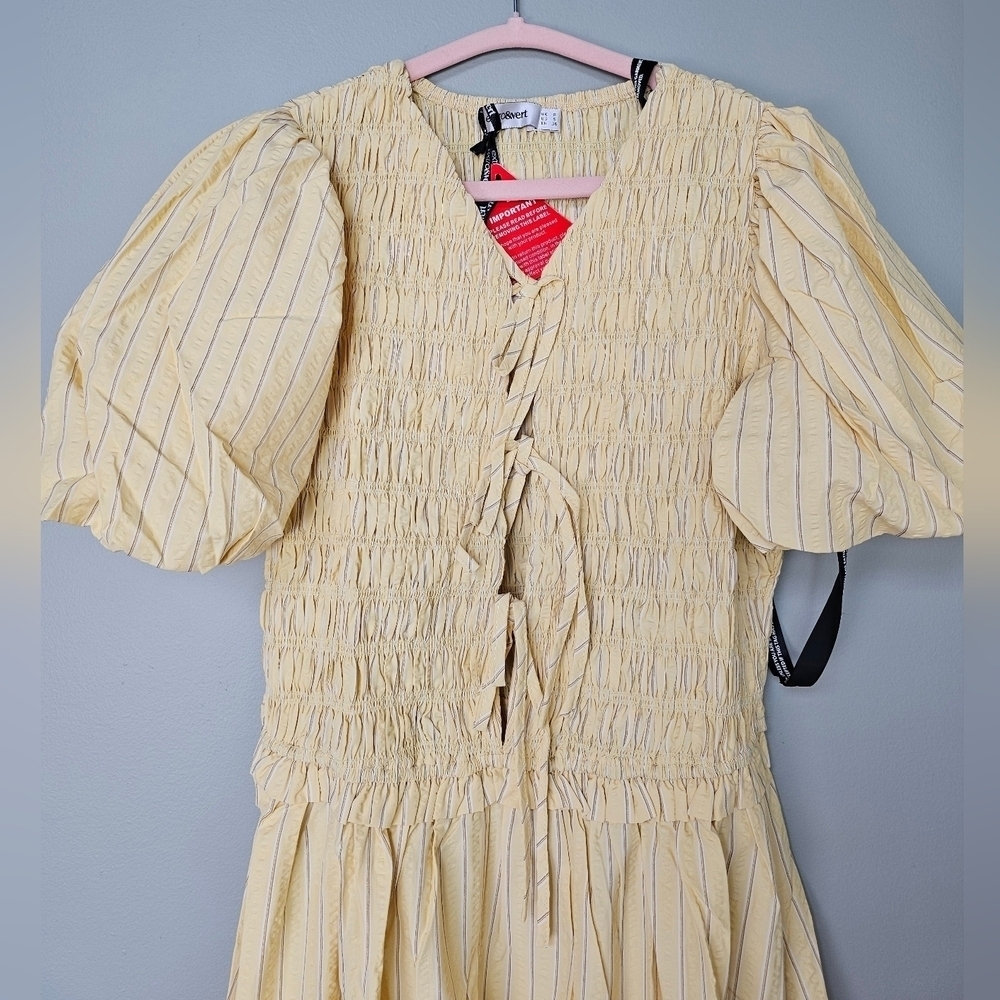 Extro&Vert Sara Yellow Striped Smocked Short Puff Sleeve Cut Out Midi Dress — image 7 of 8